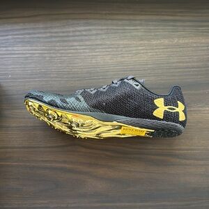 Under Armour Hovr Smokerider Men's 6, Women's 7.5 Running Spikes